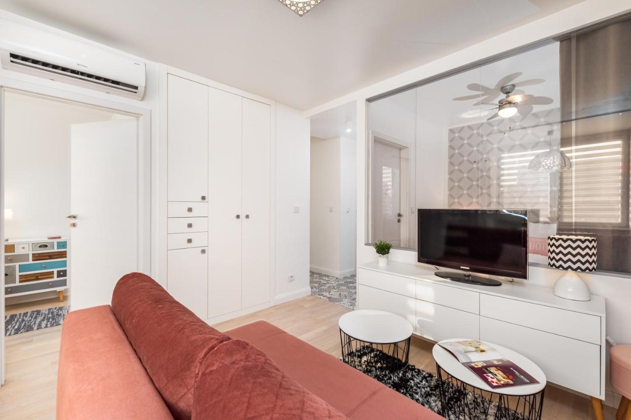 Solidarnosci 68 By Homeprime Varşovia Exterior foto