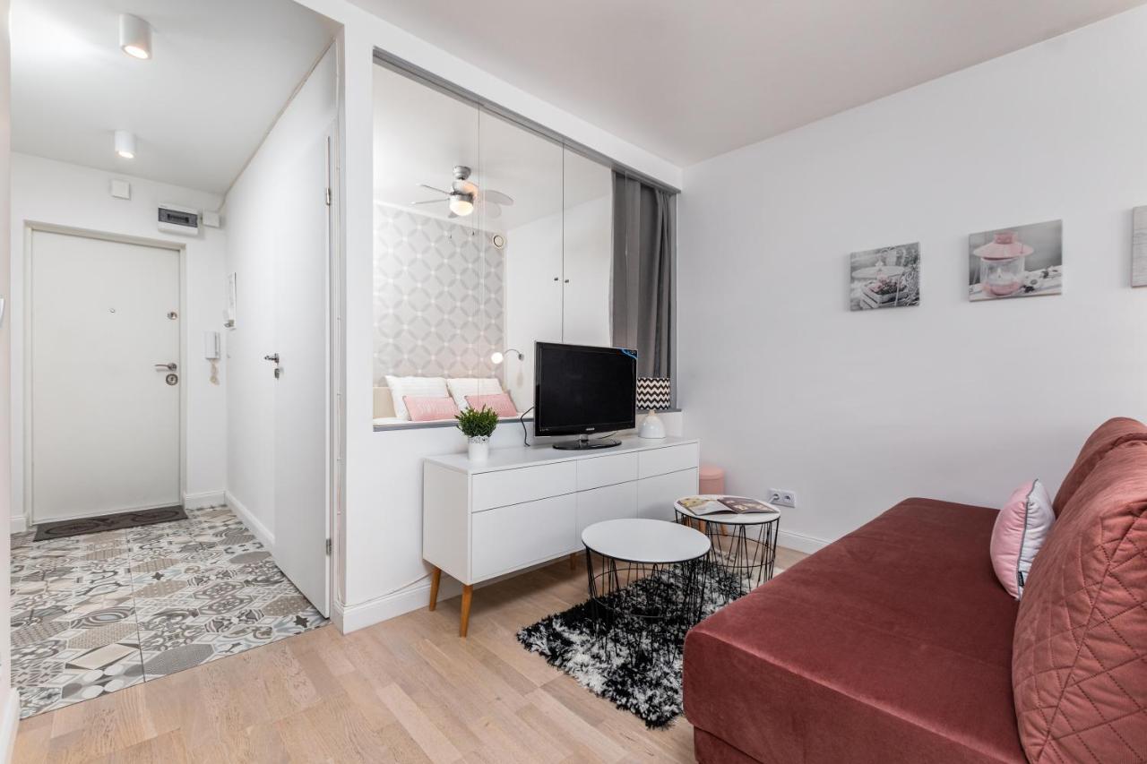 Solidarnosci 68 By Homeprime Varşovia Exterior foto
